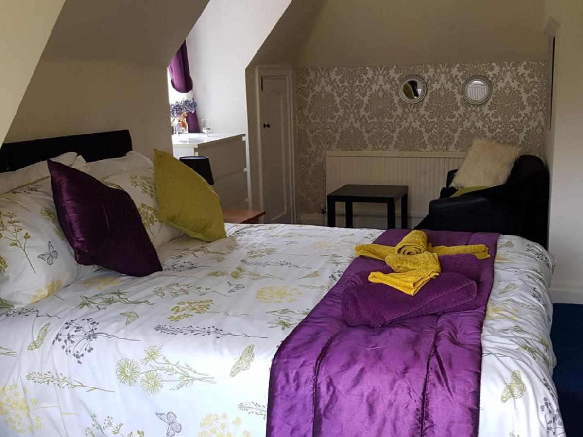 Peaceful Retreat Hideaway Surrey Apartment เอสเชอร์ ภายนอก รูปภาพ